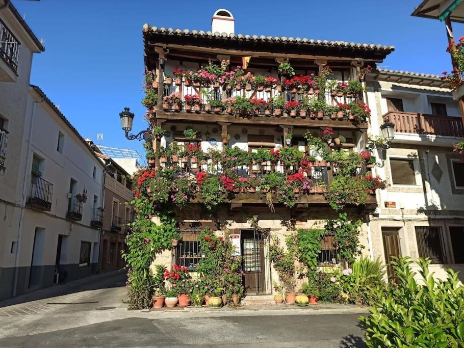Casa Rural en Candeleda con piscina y un maravilloso jardín Exterior foto