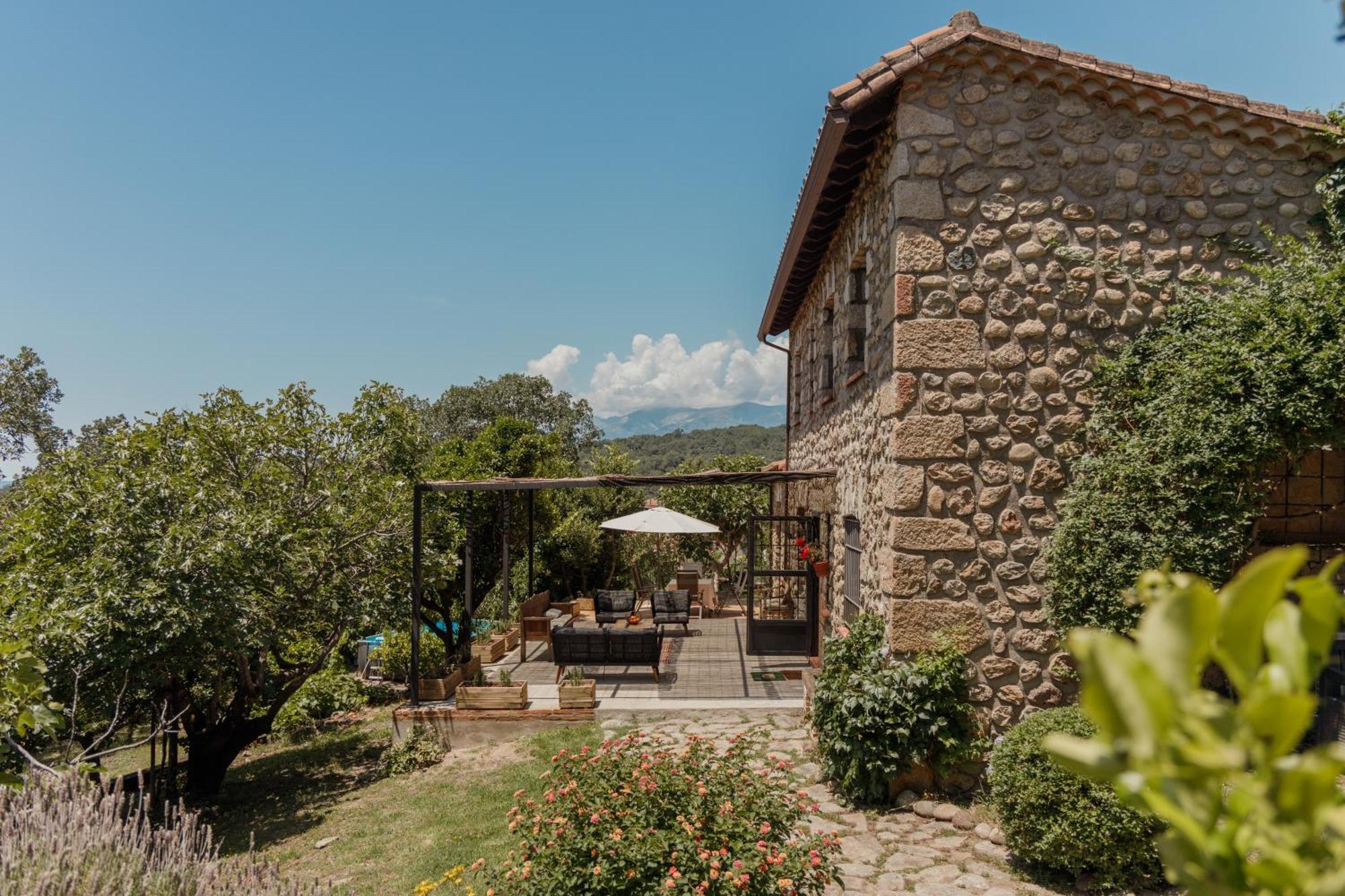 Casa Rural en Candeleda con piscina y un maravilloso jardín Exterior foto
